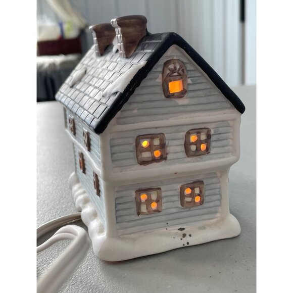 Vintage Watkins Village Collection Ceramic Light Up House 1992 Holiday Decor - Picture 4 of 7